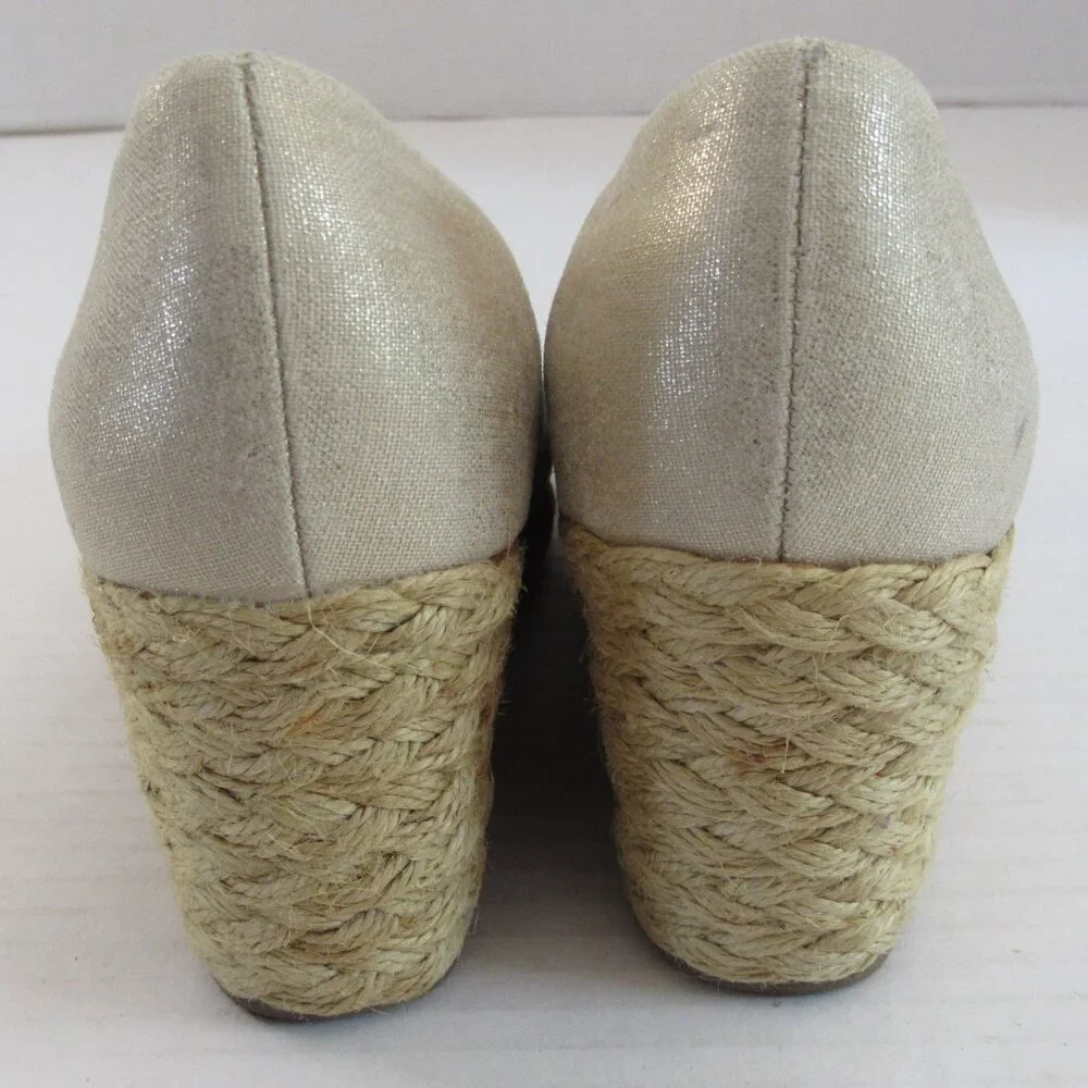 Chaps Metallic Gold Peep Toe Slip On Wedge Espadrilles Dakoda Sandals Size 6B